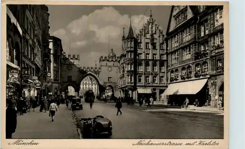 München, Neuhauserstrasse mit Karlstor -360610