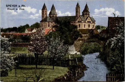 Speyer, Riegel u. Dom -360750