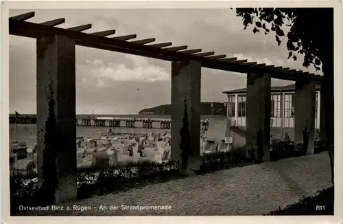 Binz auf Rügen, An der Strandpromenade -359728