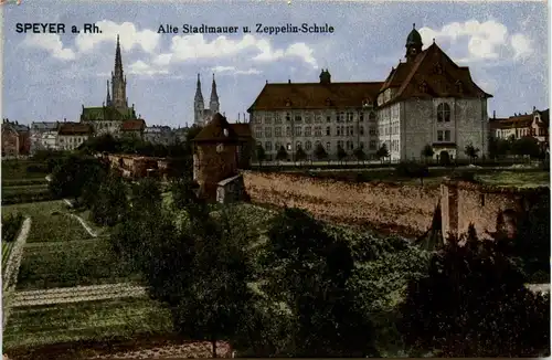 Speyer, alte Stadtmauer und Zeppelin-Schule -360384