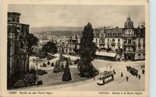 Trier, Partie an der Porta Nigra -360892