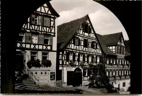 Schiltach im Schwarzwald, Blick durch den Rathausbogen -360718