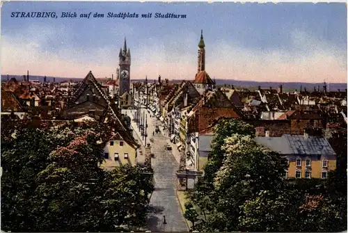 Straubing, Blick auf den Stadtplatz mit Stadtturm -361692