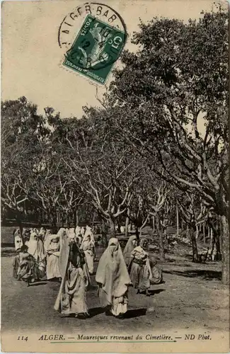 Alger - Mauresques revenant du Cimetiere -440780