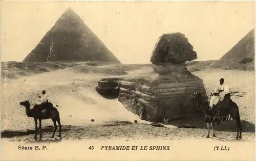 Pyramide et le Shinx -440714