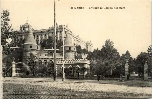 Madrid - Entrada al Campo del Moro -442444