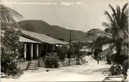 Mexico - Calle de la Quebrada Acapulco -441222
