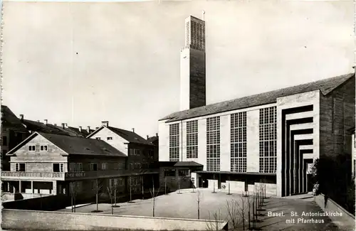 Basel - St. Antoniuskirche mit Pfarrhaus -441596