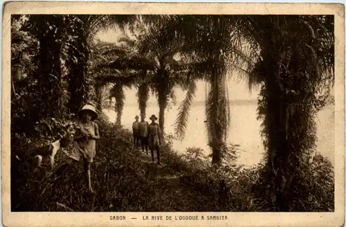 Gabon - La Rive de l Ogooue a Samkita -443058