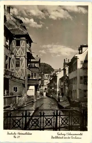 BA-Wü/Freiburg i. Br. - Die Altstadt an der Fischerau -339976