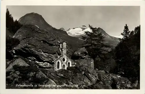 Osttirol, Felsenkapelle in Innergschlöss gegen Sonnblick -351246