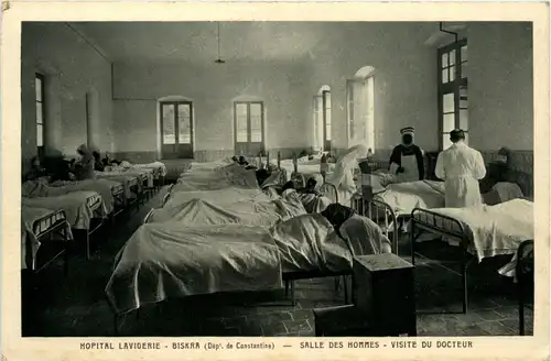 Biskra, Hopital lavigerie, Salle des Hommes, Visite du Docteur -363312