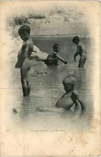 Algerien sonstige, Jeunes Arabes a la Riviere -363712