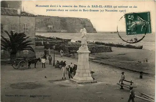 Bab-El-Assa Monument eleve a la memoire des Heros -362624