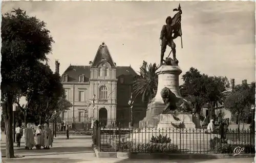 Saida, Le Monument de la Legion et la Mairte -362880