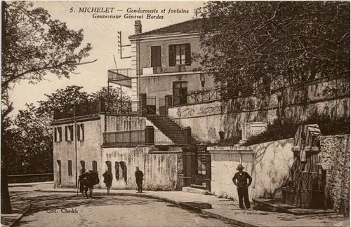 Michelet, Gendarmerie et fontaine -363600