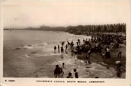 Lowestoft - Chidrens Corner -445164