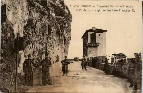 Ventimiglia - Doganteri italiani e Franacesi -445010