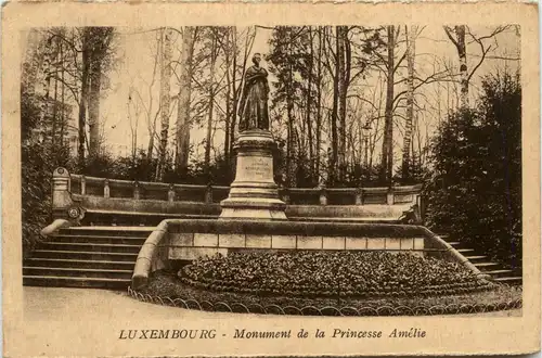 Luxembourg - Monument de la Princesse Amelie -445336
