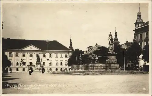 Klagenfurt, neuer Platz mit Rathaus -354380