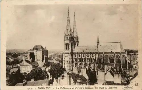 Moulins, La Cathedrale et lÀncien Chateau des Ducs de Bourbon -363958