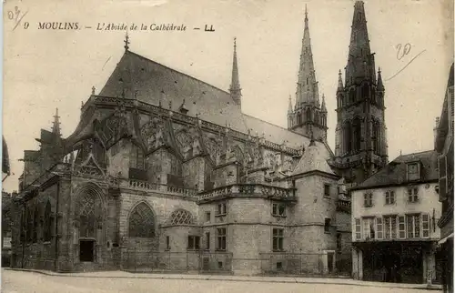 Moulins, LÀbside de la Cathedrale -363978