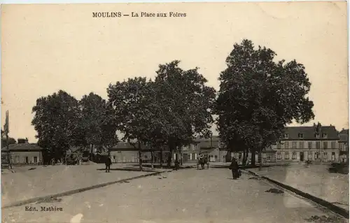 Moulins, La Place aux Foires -364428