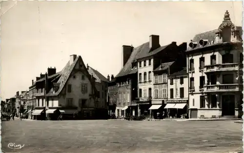 Cusset, Place Victor-Hugo -364232