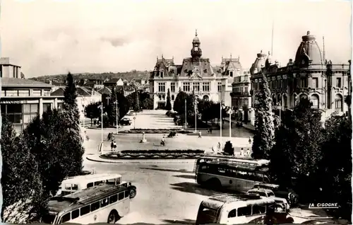 Vichy, Reine des Villes dÈaux, LÈsplanade de I`Hotel de Ville -363822