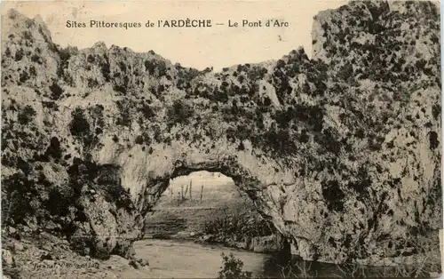 Le Pont dÀrc -364848