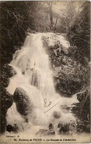 Environs de Vichy, La Cascade de lÀrdeisiere -364082