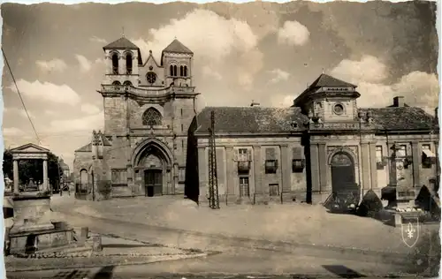 Souvigny (Allier), La Basilique et làncien Couvent des Benedictins -363886