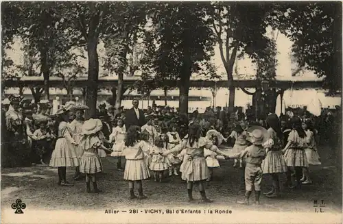 Vichy, Bal dÈnfants: la Ronde -364612