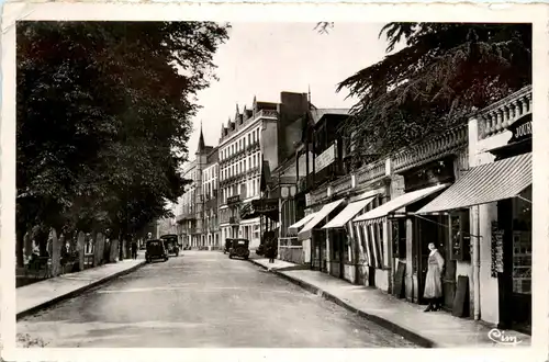 Neris-les-Bains, Avenue Boisrot-Desserviers -364406