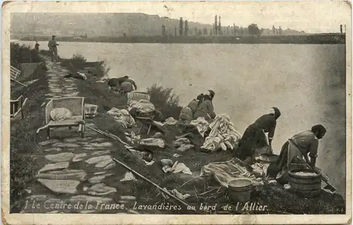 Lavandieres au bord de lÀllier -364546