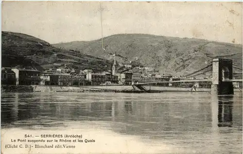 Le Pont suspendu sur le Rhone et les Quais -364802