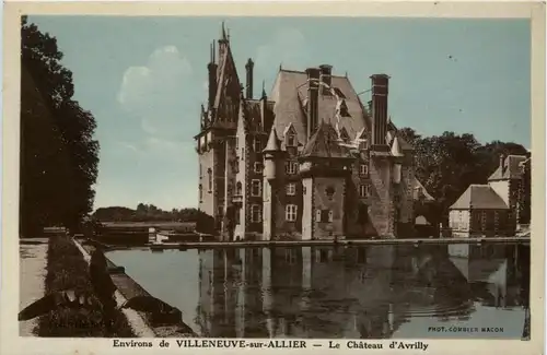 Environs de Villeneuve sur Allier, Le Chateau dÀvrilly -364244