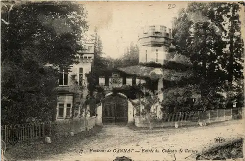 Environs de Gannat, Entree du Chateau de Veauce -364384