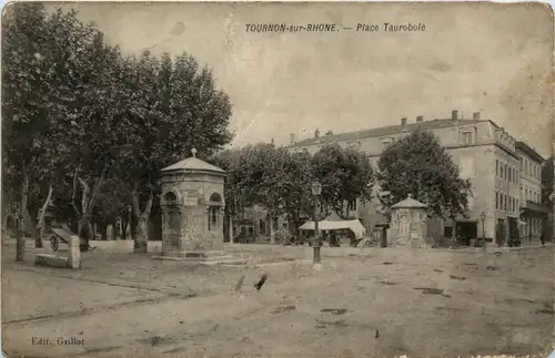 Tournon-sur-Rhone, Place Taurobole -364970