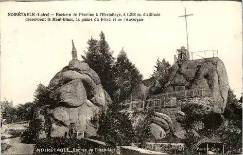 Noiretable, Rochers de peroline a l`Hermitage -365302