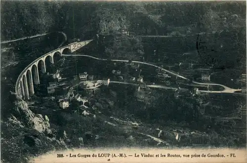 Les Gorges du Loup, Le Viaduc et les Routes, vue prise de Gourdon -366238