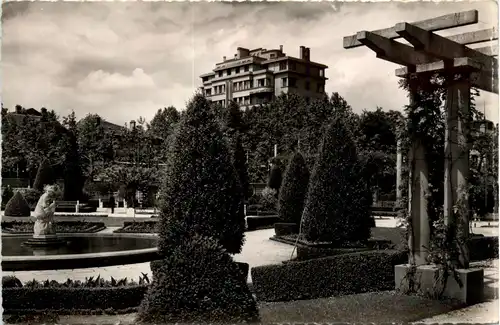 Saint-Etienne, Le Rond-Point et le Jardin des Enfants -365730