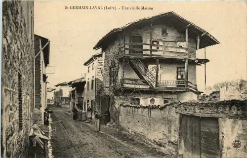 Saint-Germain-Laval, Une vieille maison -365910