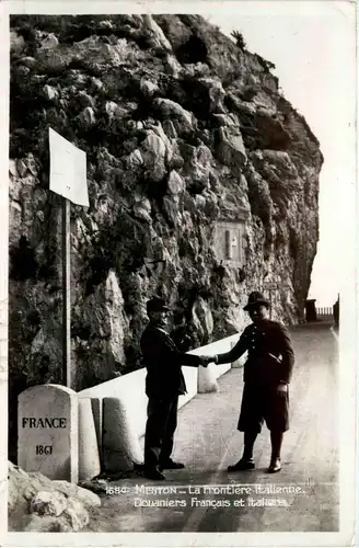 Menton, La Frontiere Italienne - Douaniers Francais et Italiens -366456