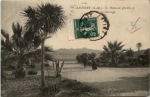 Antibes, Le Nouveau Jardin et vue sur la Garoupe -367294