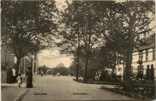 Zaandam - Stationsplein -451168