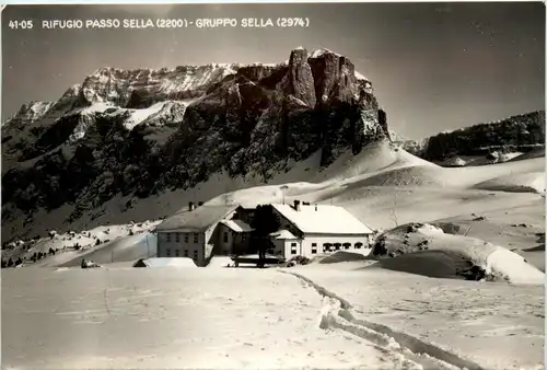 Rifugio Passo Sella -74982
