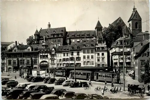Basel - Barfüsserplatz mit Tram -452932