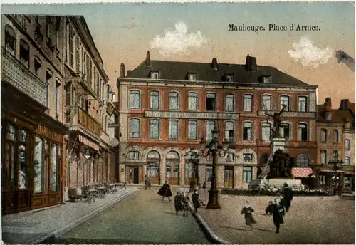 Maubeuge - Place d Armes -95584