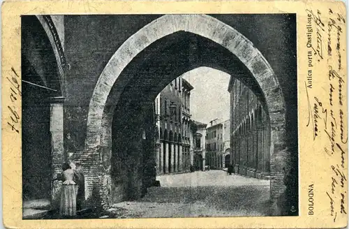 Bologna - Autica porta Castiglione -95716